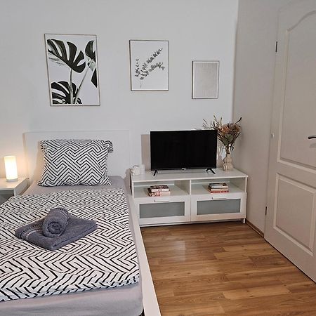 Modern Studio Near Duesseldorf Airport & Messe/Fair Меербуш Екстериор снимка