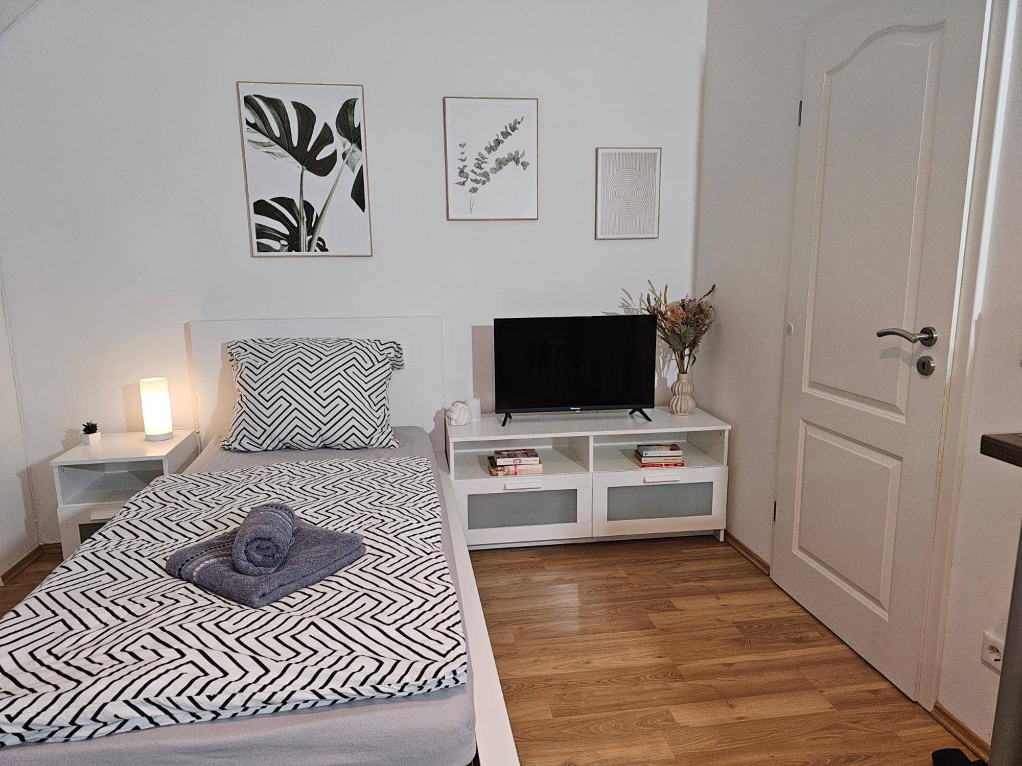 Modern Studio Near Duesseldorf Airport & Messe/Fair Меербуш Екстериор снимка